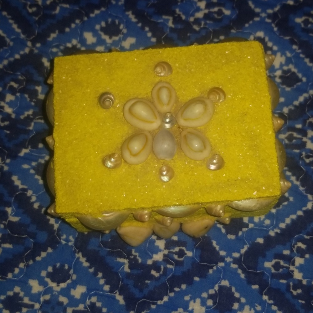 Jewelry box